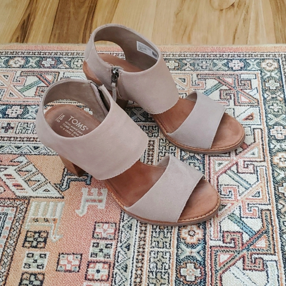 TOMS Majorca Cutout Sandal